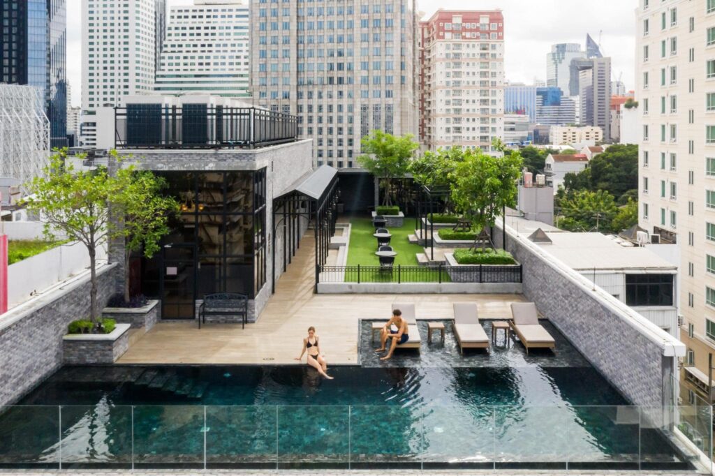 The Coach Boutique Hotel Sukhumvit 14 Bangkok by Compass Hospitality | ที่พักใกล้ UOB LIVE